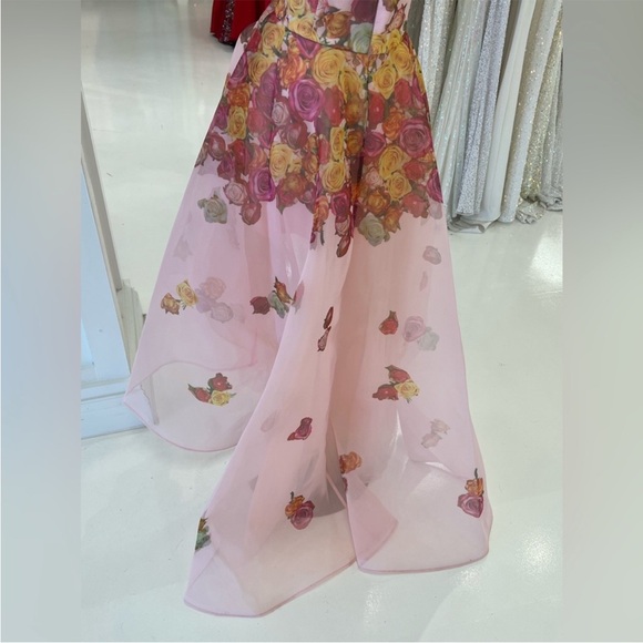 Sherri Hill Hi-Low Dress - Picture 4 of 6